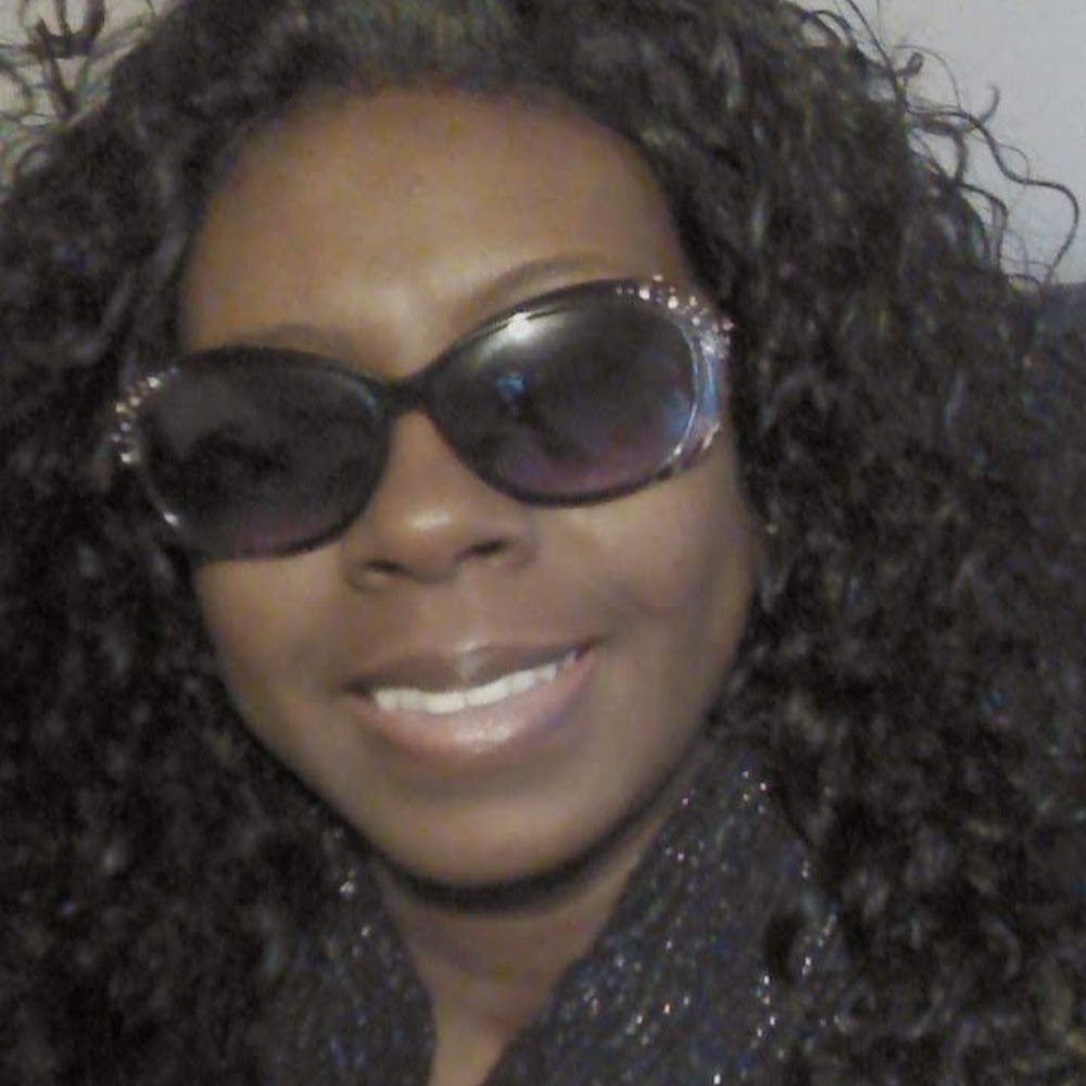 Meet your Posher, Ayoka